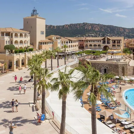 3 Pieces Avec Piscine Et Parking A Saint-raphael - Fr-1-504-591 Apartment