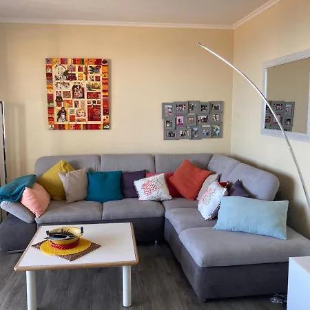3 Pieces Avec Piscine Et Parking A Saint-raphael - Fr-1-504-591