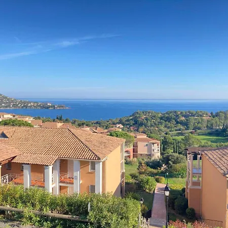 3 Pieces Avec Piscine Et Parking A Saint-raphael - Fr-1-504-591 Apartment Saint-Raphael (Var)