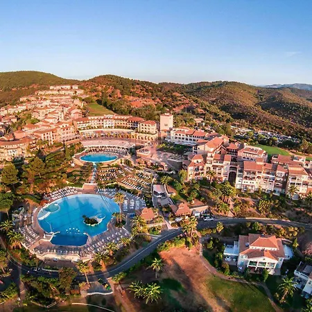 Apartment 3 Pieces Avec Piscine Et Parking A Saint-raphael - Fr-1-504-591